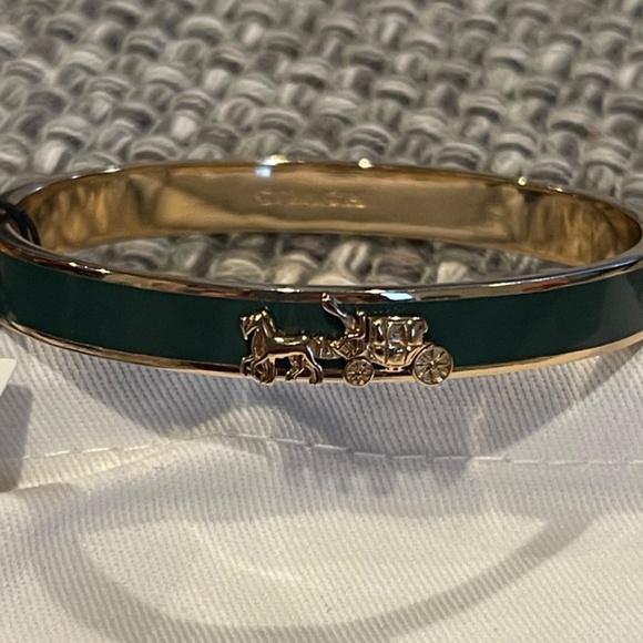 COACH Horse & Carriage Green Enamel Hinged Bangle Bracelet, Goldstone - NWT - Picture 3 of 9